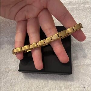 Men’s stainless steel bracelet. Gold tone